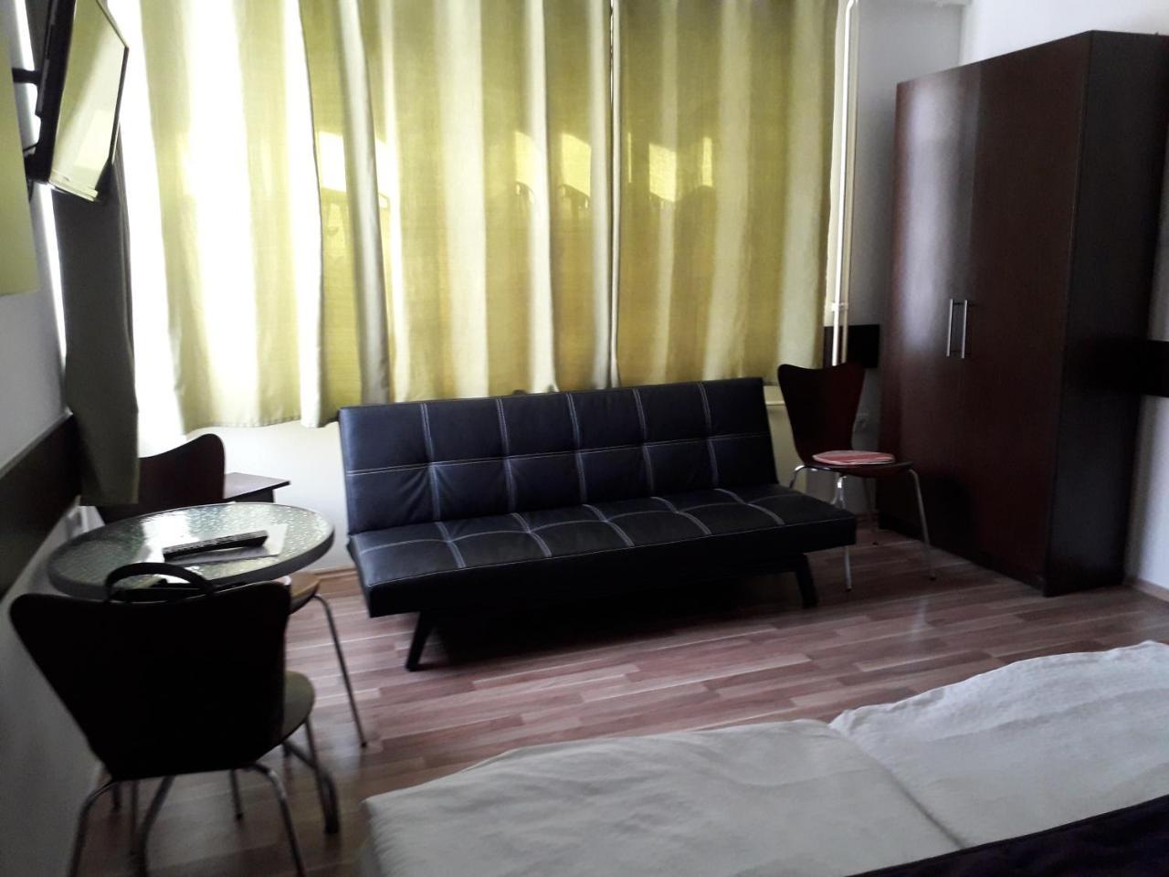 Hello Apartmanhaz Шопрон Экстерьер фото